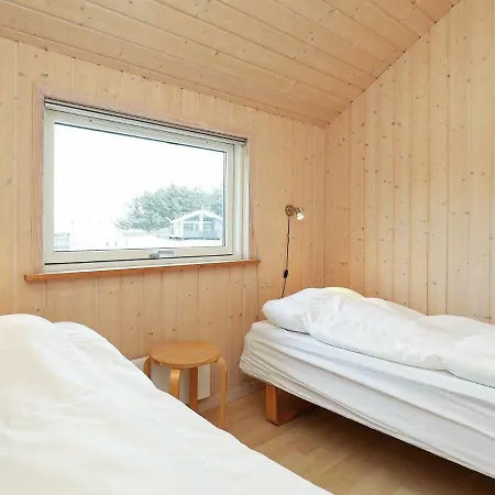 12 Person In Lokken-by Traum * Løkken
